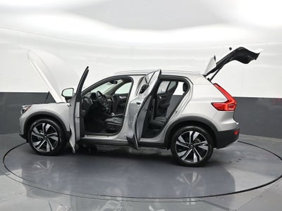 2023 Volvo XC40 Plus Bright Theme