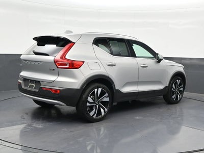 2023 Volvo XC40 Plus Bright Theme