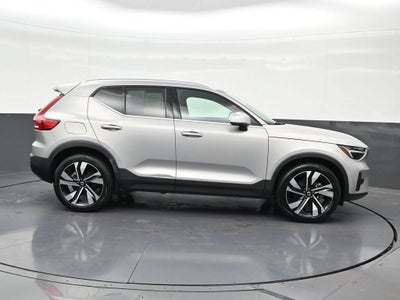 2023 Volvo XC40 Plus Bright Theme