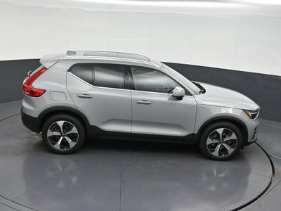 2025 Volvo XC40 Plus Bright Theme