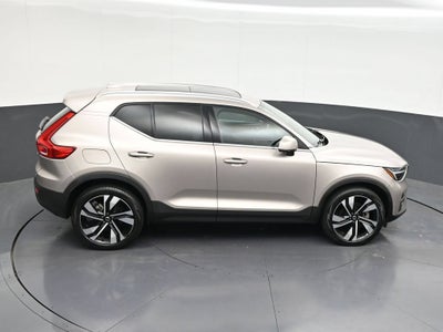 2024 Volvo XC40 B5 Plus Bright Theme