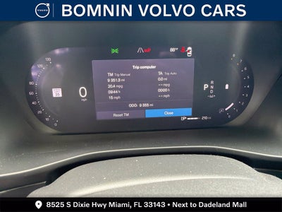 2024 Volvo XC40 Plus Dark Theme