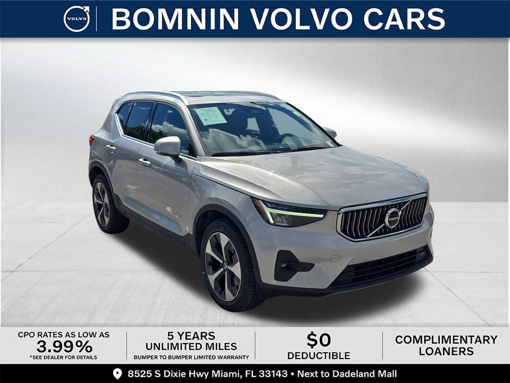 2023 Volvo XC40 Plus Bright Theme