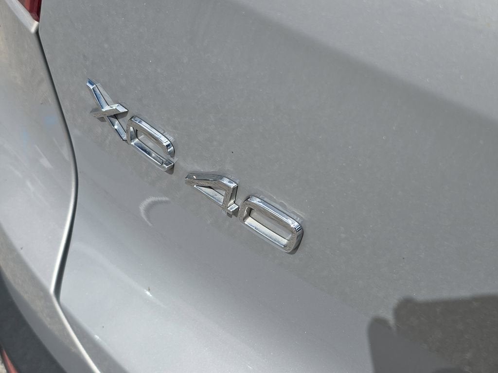 2023 Volvo XC40 Plus Bright Theme