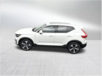 2023 Volvo XC40 Plus Bright Theme