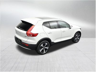 2023 Volvo XC40 Plus Bright Theme