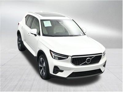 2023 Volvo XC40 Plus Bright Theme