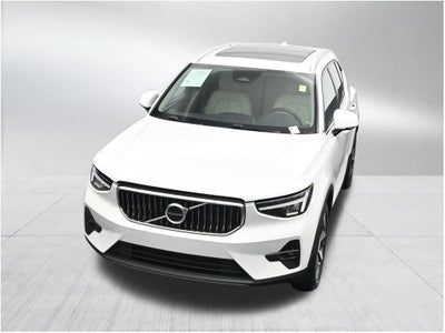 2023 Volvo XC40 Plus Bright Theme