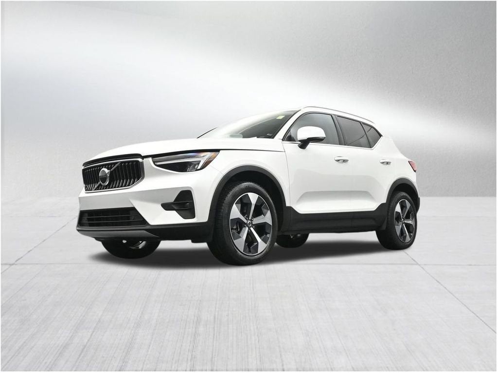 2023 Volvo XC40 Plus Bright Theme
