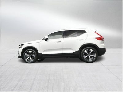 2023 Volvo XC40 Plus Bright Theme