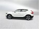 2023 Volvo XC40 Plus Bright Theme