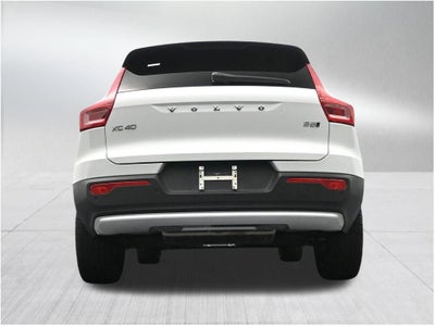 2023 Volvo XC40 Plus Bright Theme