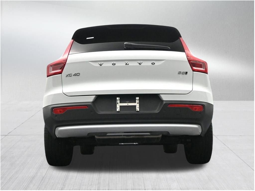 2023 Volvo XC40 Plus Bright Theme