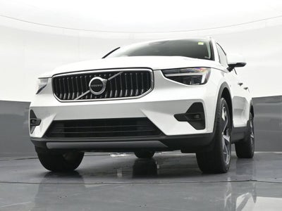 2023 Volvo XC40 Plus Bright Theme