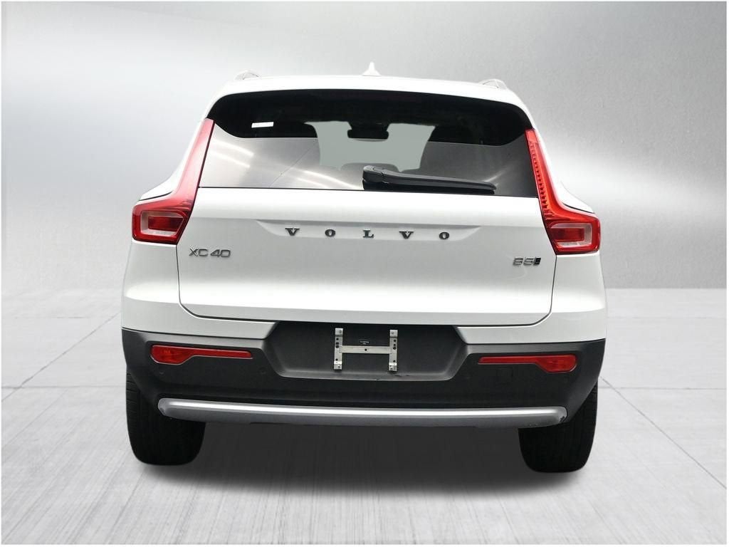 2023 Volvo XC40 Plus Bright Theme