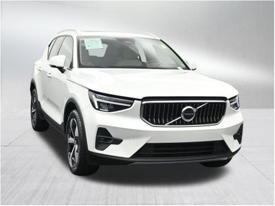 2023 Volvo XC40 Plus Bright Theme