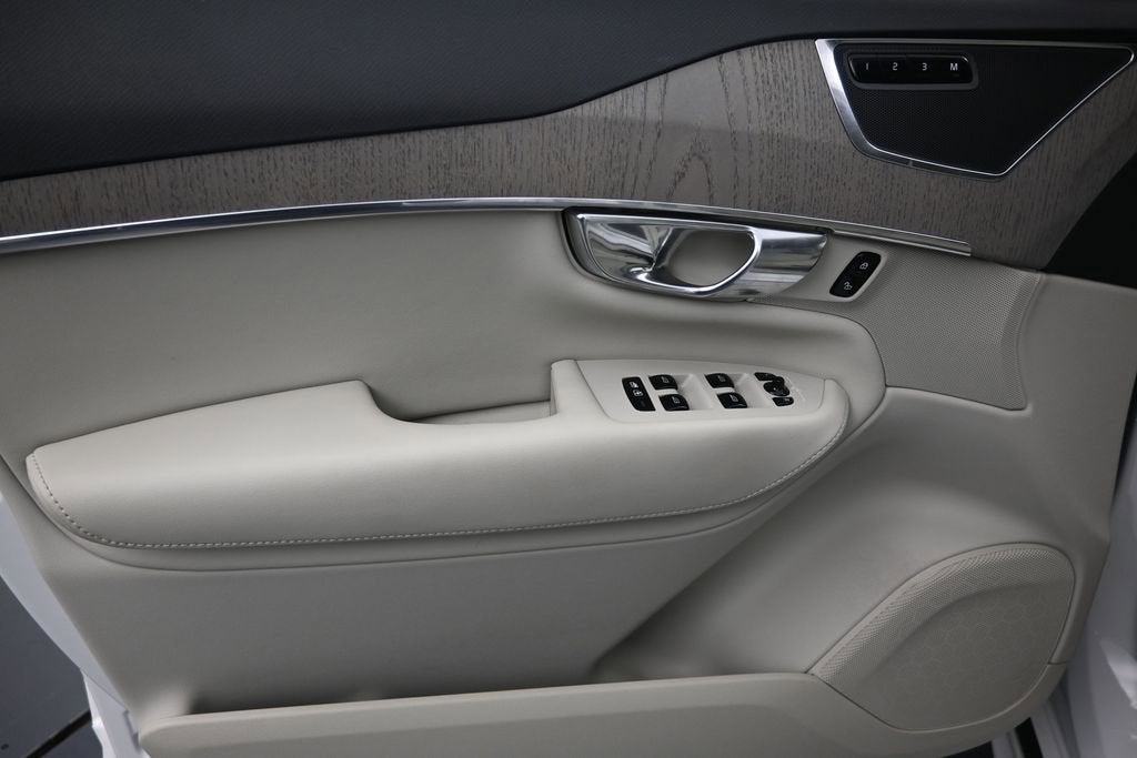2025 Volvo XC90 Plus