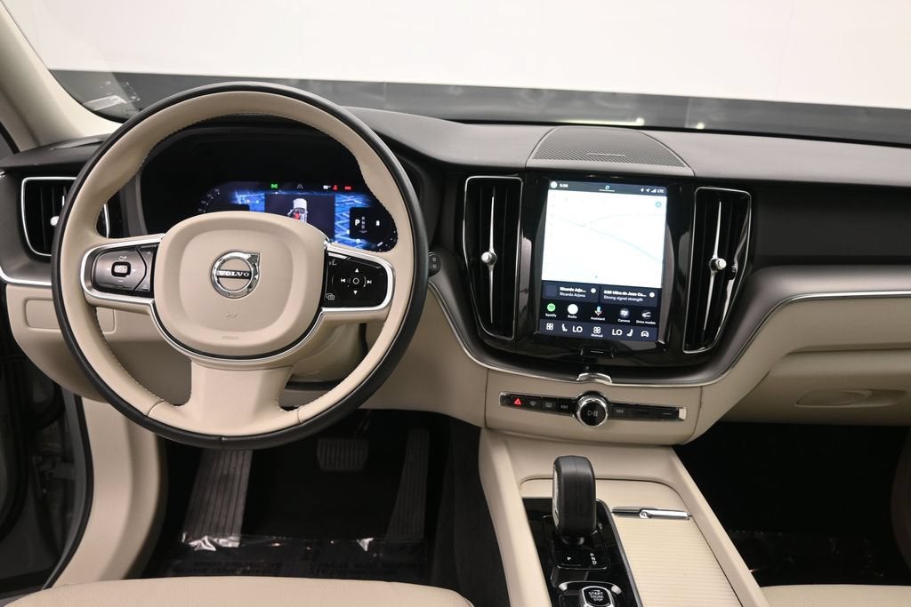 2025 Volvo XC60 B5 Plus