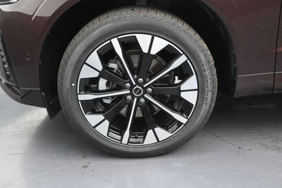 2026 Volvo XC60 Plus