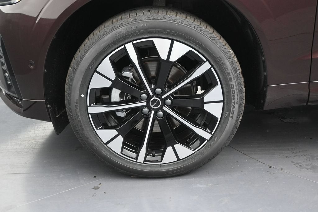 2026 Volvo XC60 Plus