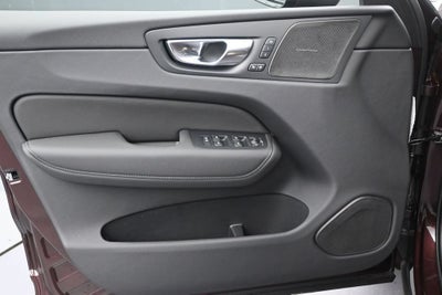 2026 Volvo XC60 Plus