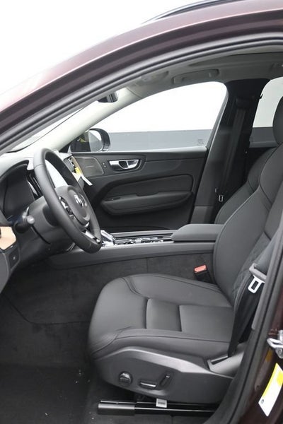 2026 Volvo XC60 Plus