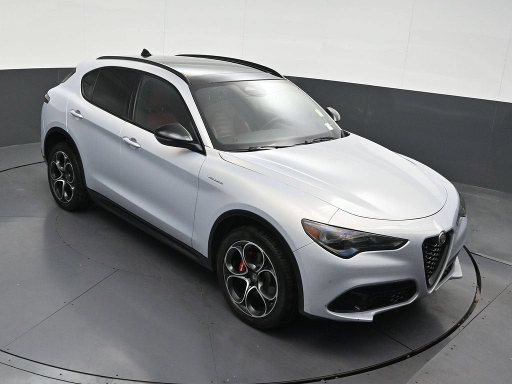 2025 Alfa Romeo Stelvio Sprint AWD