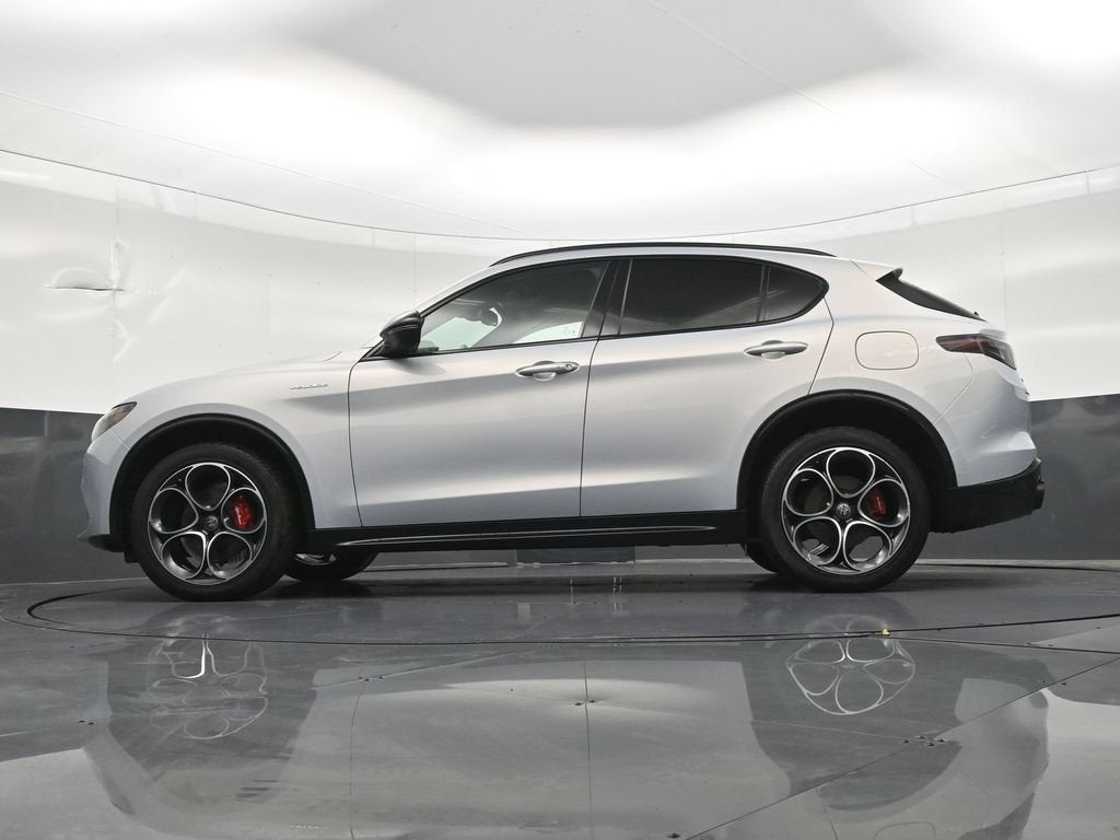 2025 Alfa Romeo Stelvio Sprint AWD