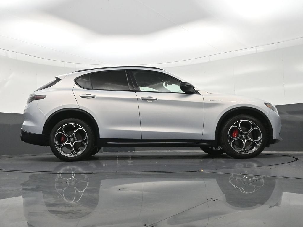 2025 Alfa Romeo Stelvio Sprint AWD