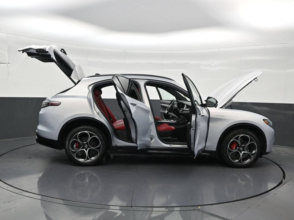 2025 Alfa Romeo Stelvio Sprint AWD