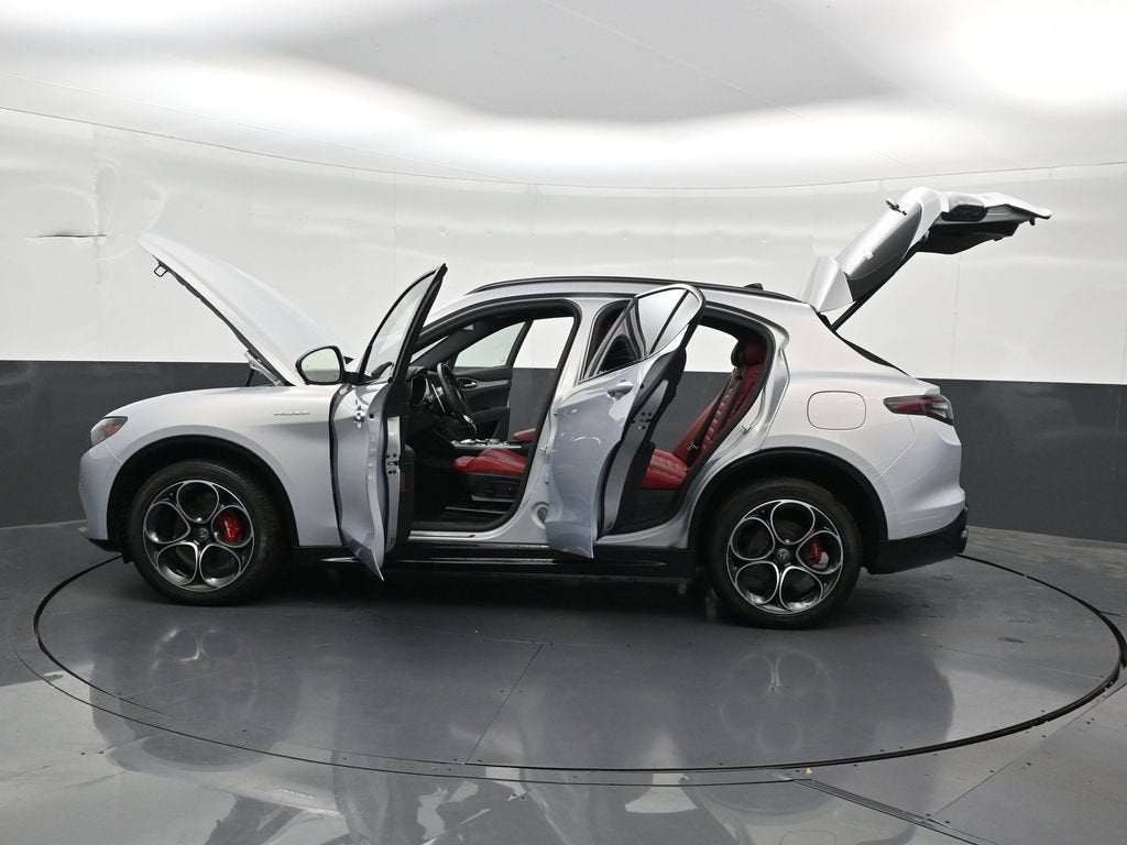 2025 Alfa Romeo Stelvio Sprint AWD