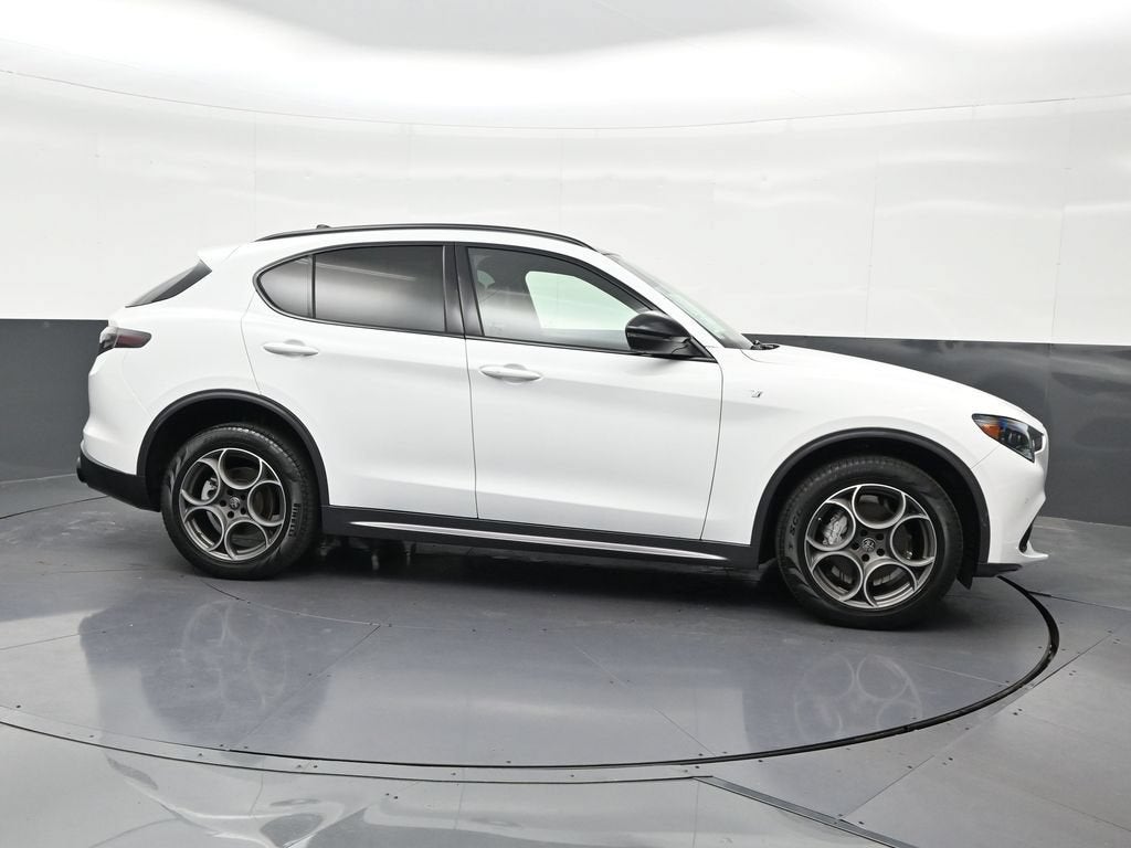 2024 Alfa Romeo Stelvio Ti