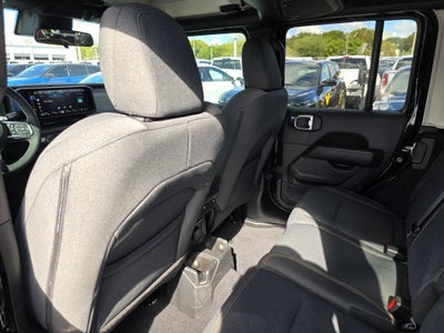2025 Jeep Wrangler 4-Door Sahara 4x4