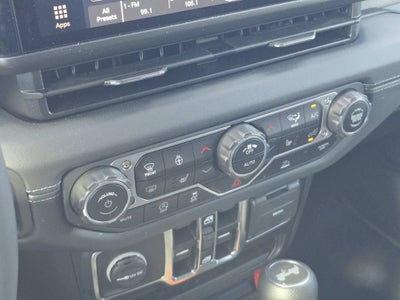 2025 Jeep Wrangler 4-Door Sahara 4x4