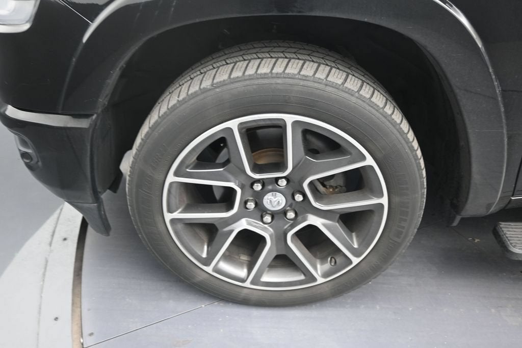 2019 RAM 1500 Laramie Crew Cab 4x2 5'7" Box