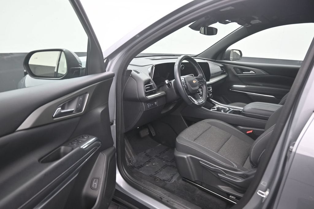 2024 Chevrolet Traverse LS