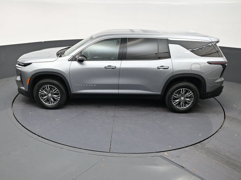 2024 Chevrolet Traverse LS