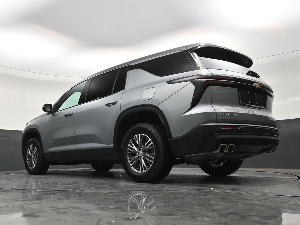2024 Chevrolet Traverse LS