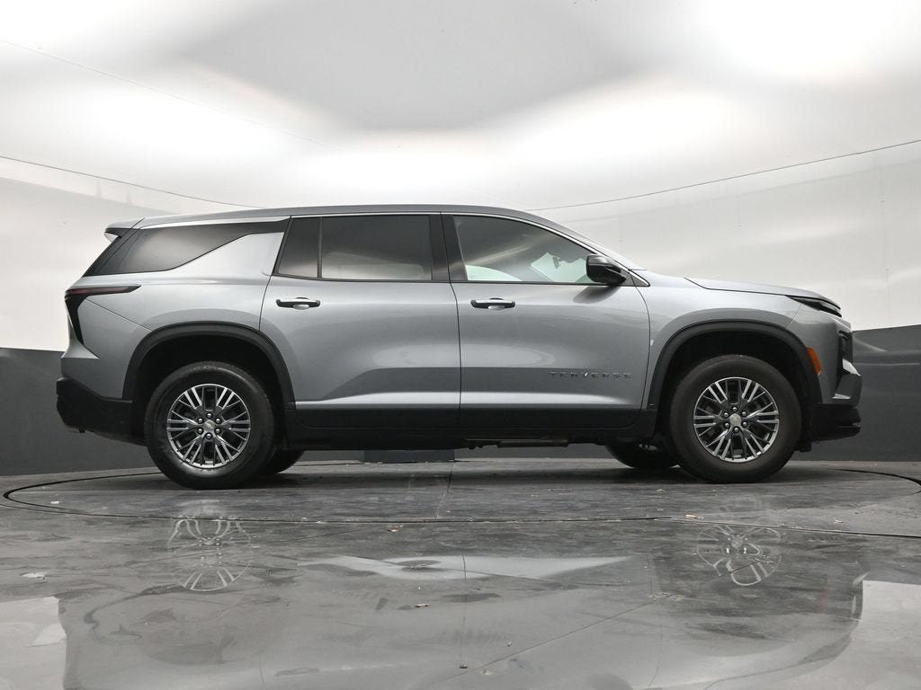 2024 Chevrolet Traverse LS