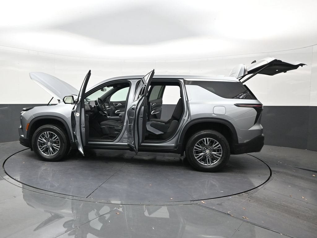 2024 Chevrolet Traverse LS