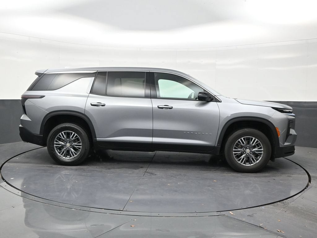 2024 Chevrolet Traverse LS