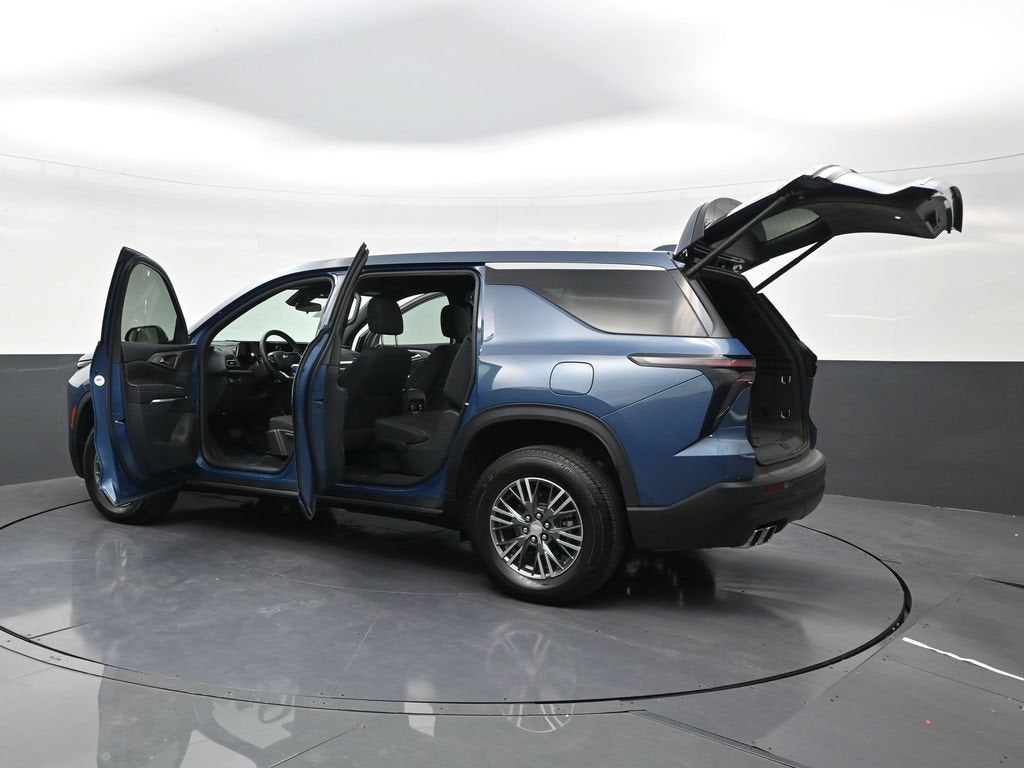 2024 Chevrolet Traverse LS