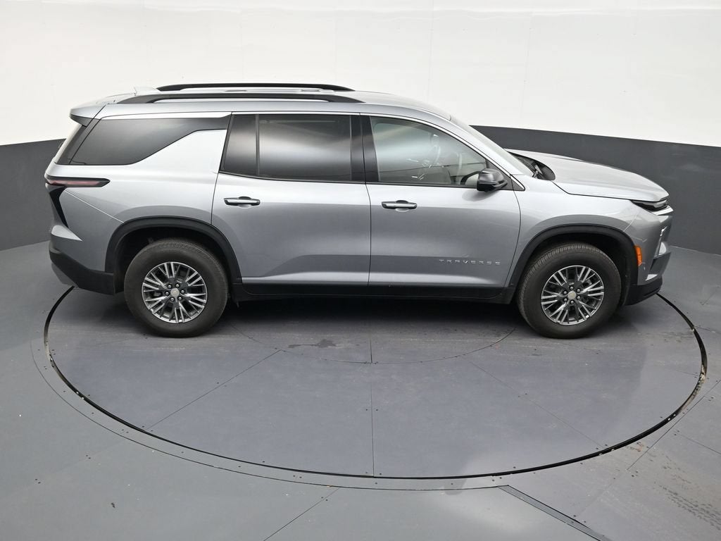 2024 Chevrolet Traverse LS