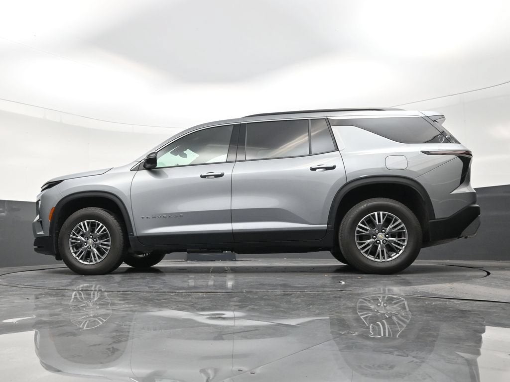 2024 Chevrolet Traverse LS