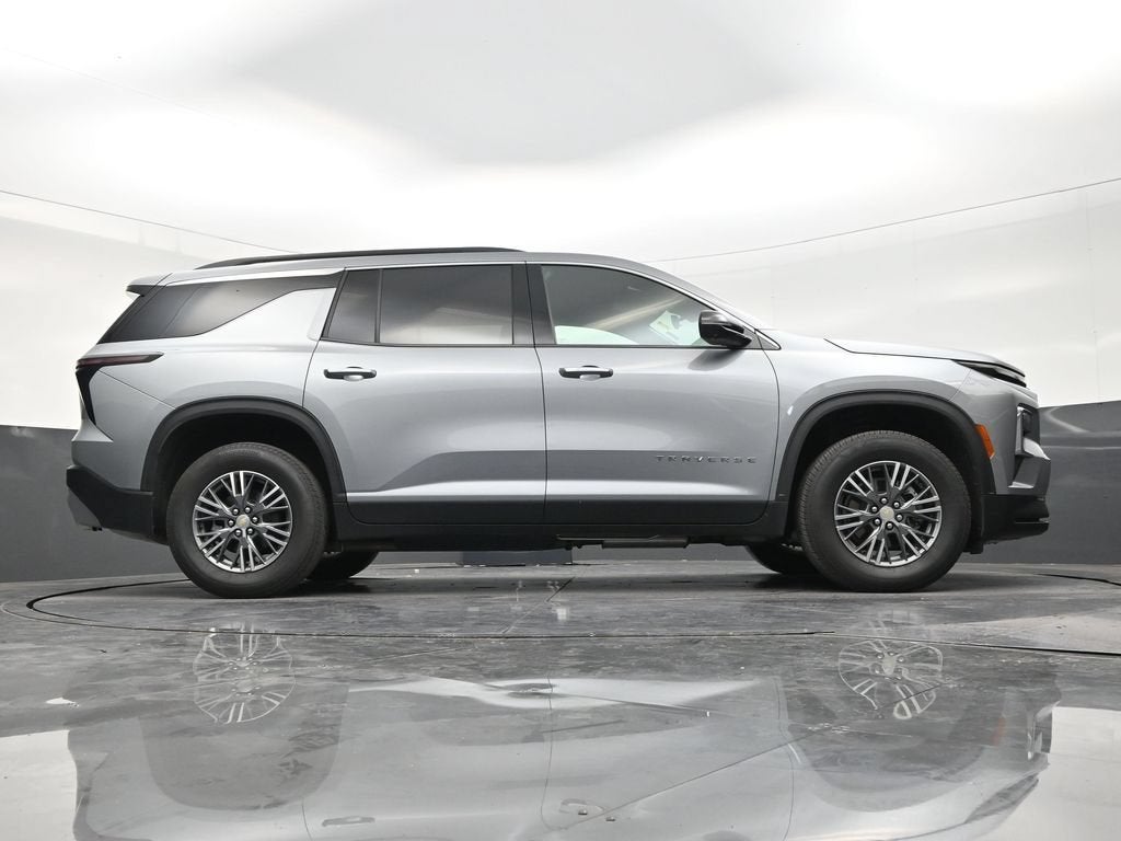 2024 Chevrolet Traverse LS
