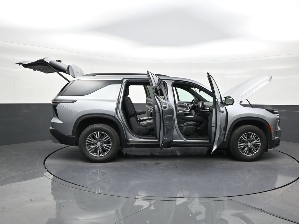 2024 Chevrolet Traverse LS