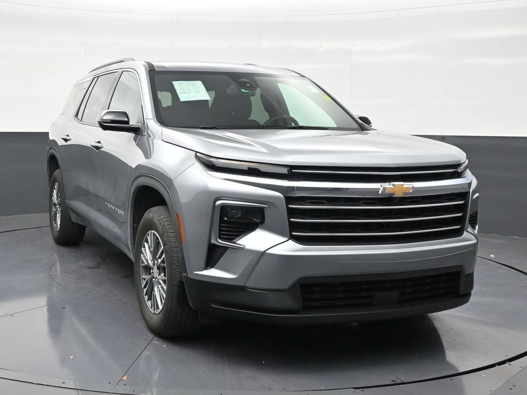 2024 Chevrolet Traverse LT