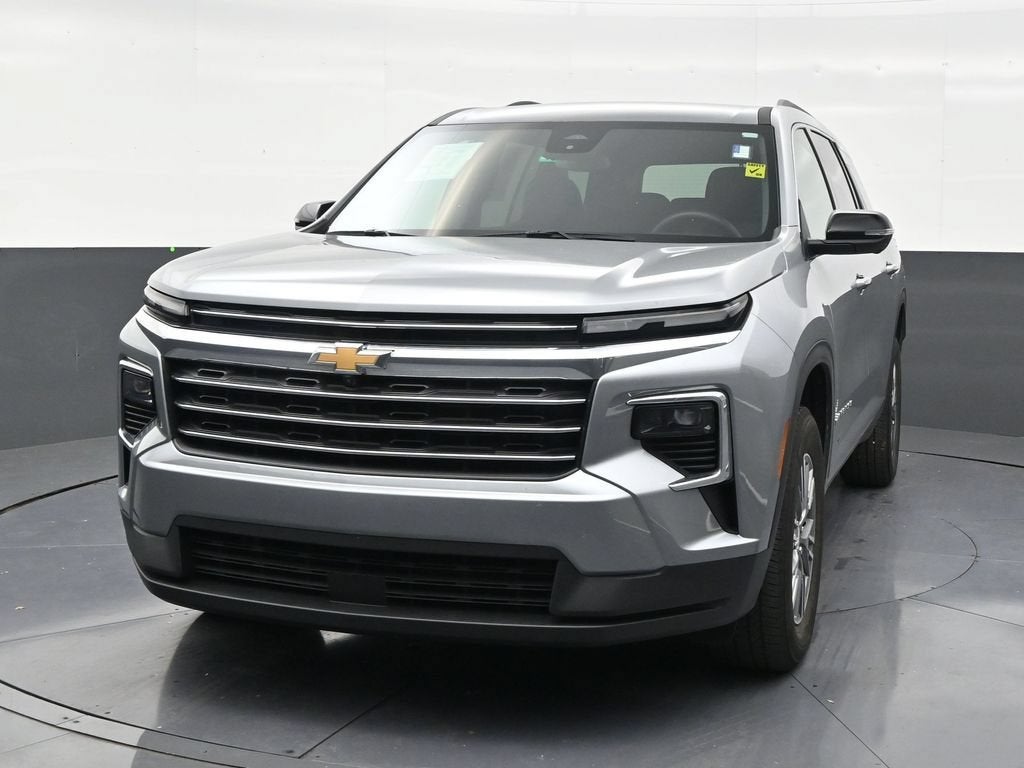 2024 Chevrolet Traverse LT