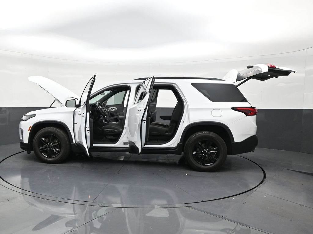 2022 Chevrolet Traverse LT Cloth