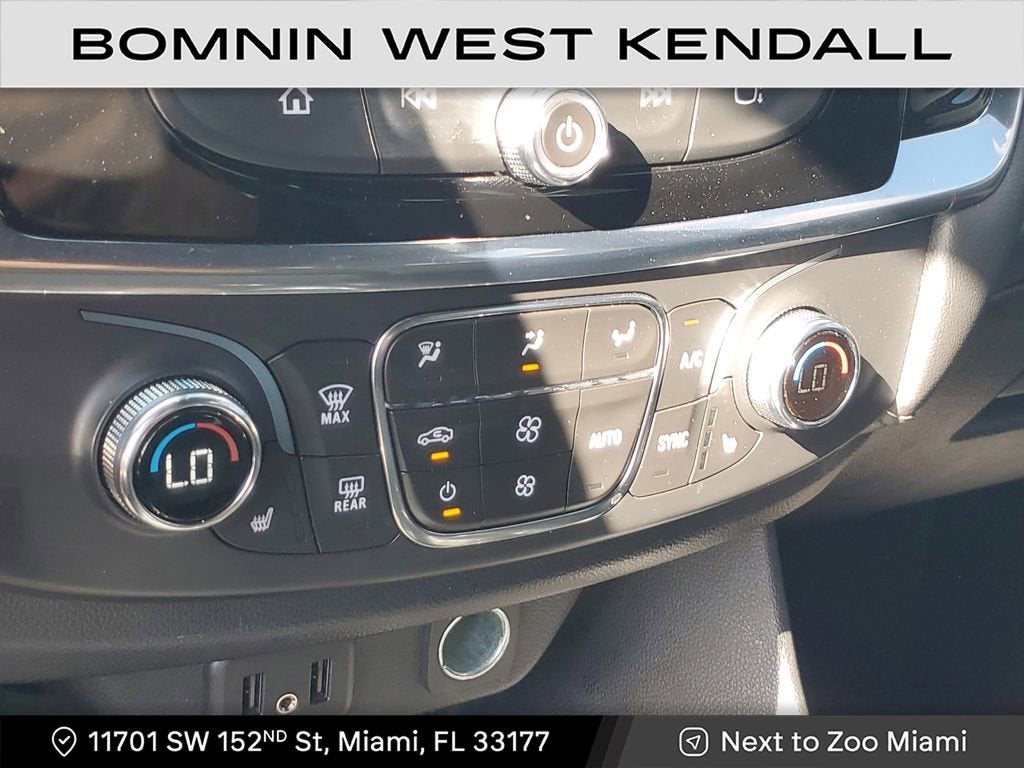 2022 Chevrolet Traverse LT Leather